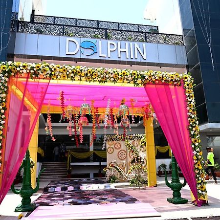 Dolphin Club Hotel Chinhat Екстериор снимка