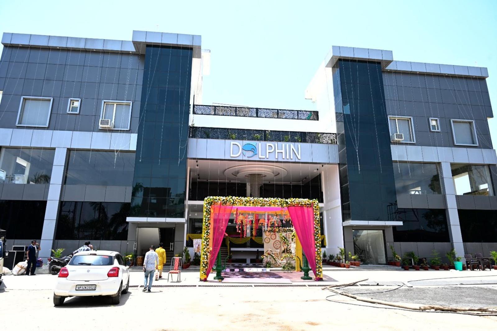 Dolphin Club Hotel Chinhat Екстериор снимка