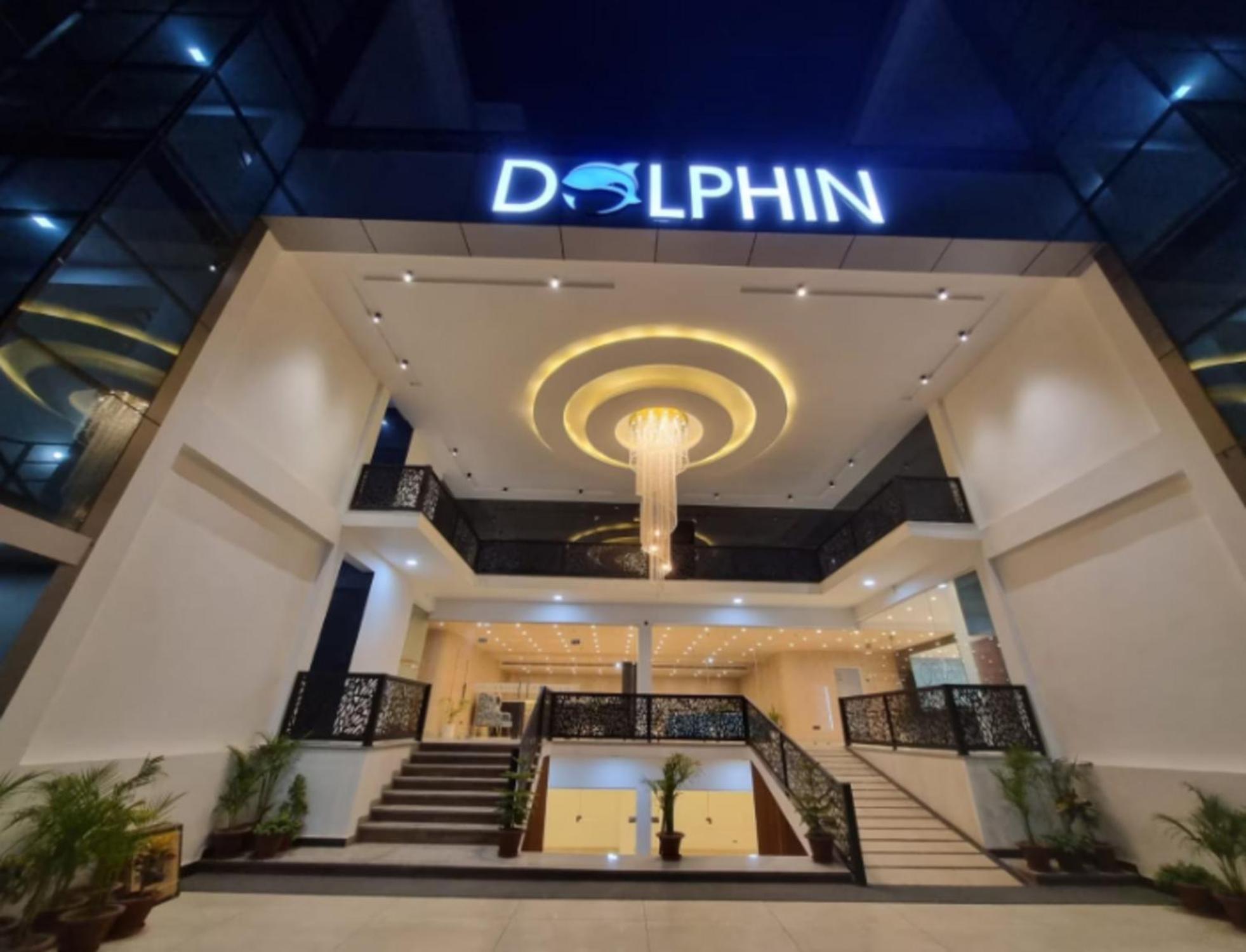Dolphin Club Hotel Chinhat Екстериор снимка